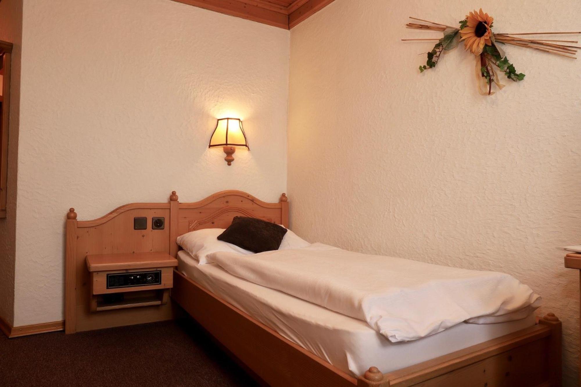 Hotel-Restaurant Weisses Kreuz Breitenbach Экстерьер фото