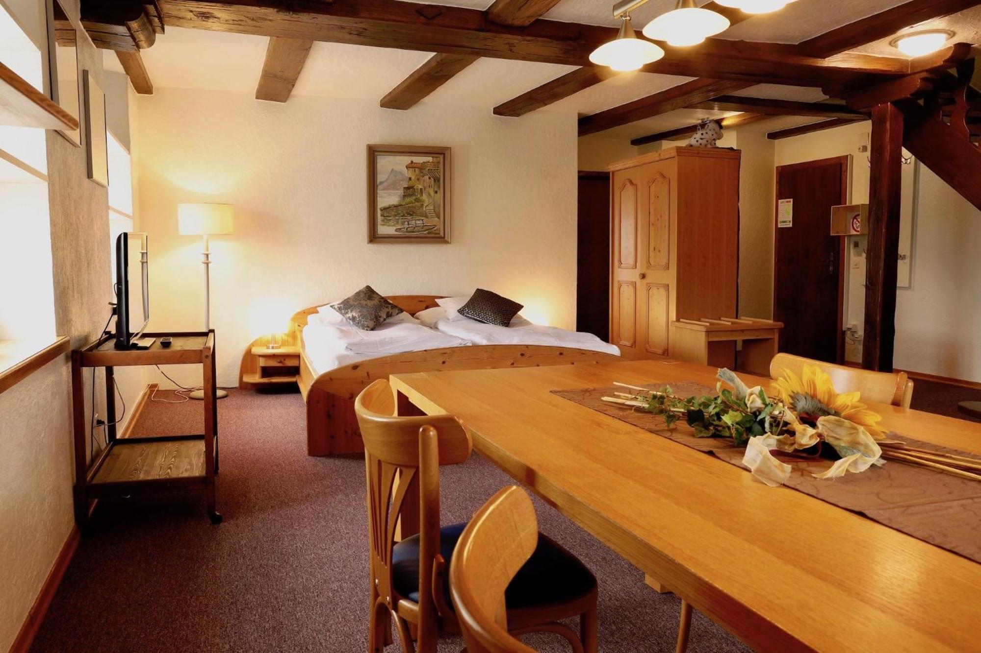 Hotel-Restaurant Weisses Kreuz Breitenbach Экстерьер фото