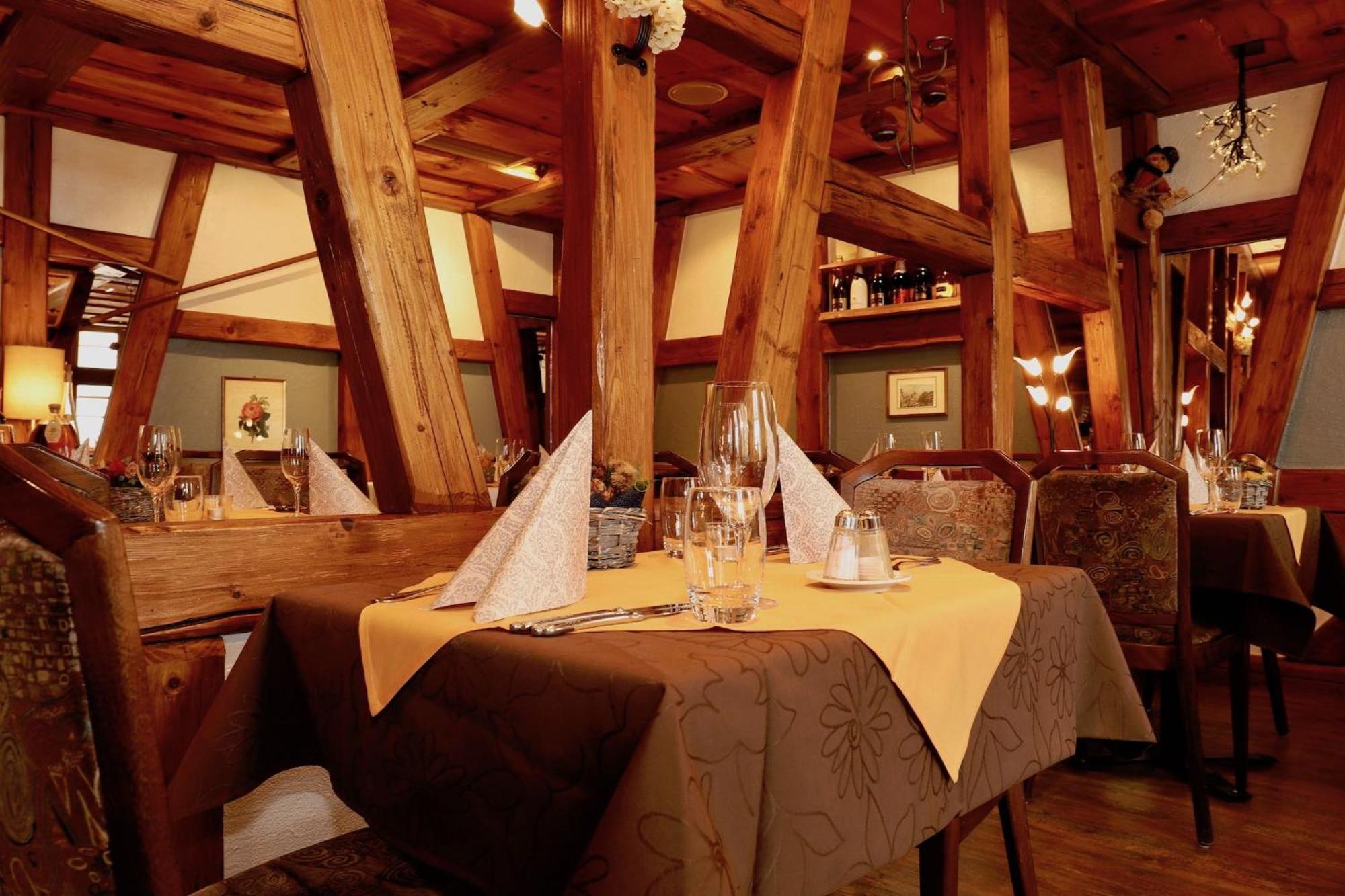 Hotel-Restaurant Weisses Kreuz Breitenbach Экстерьер фото