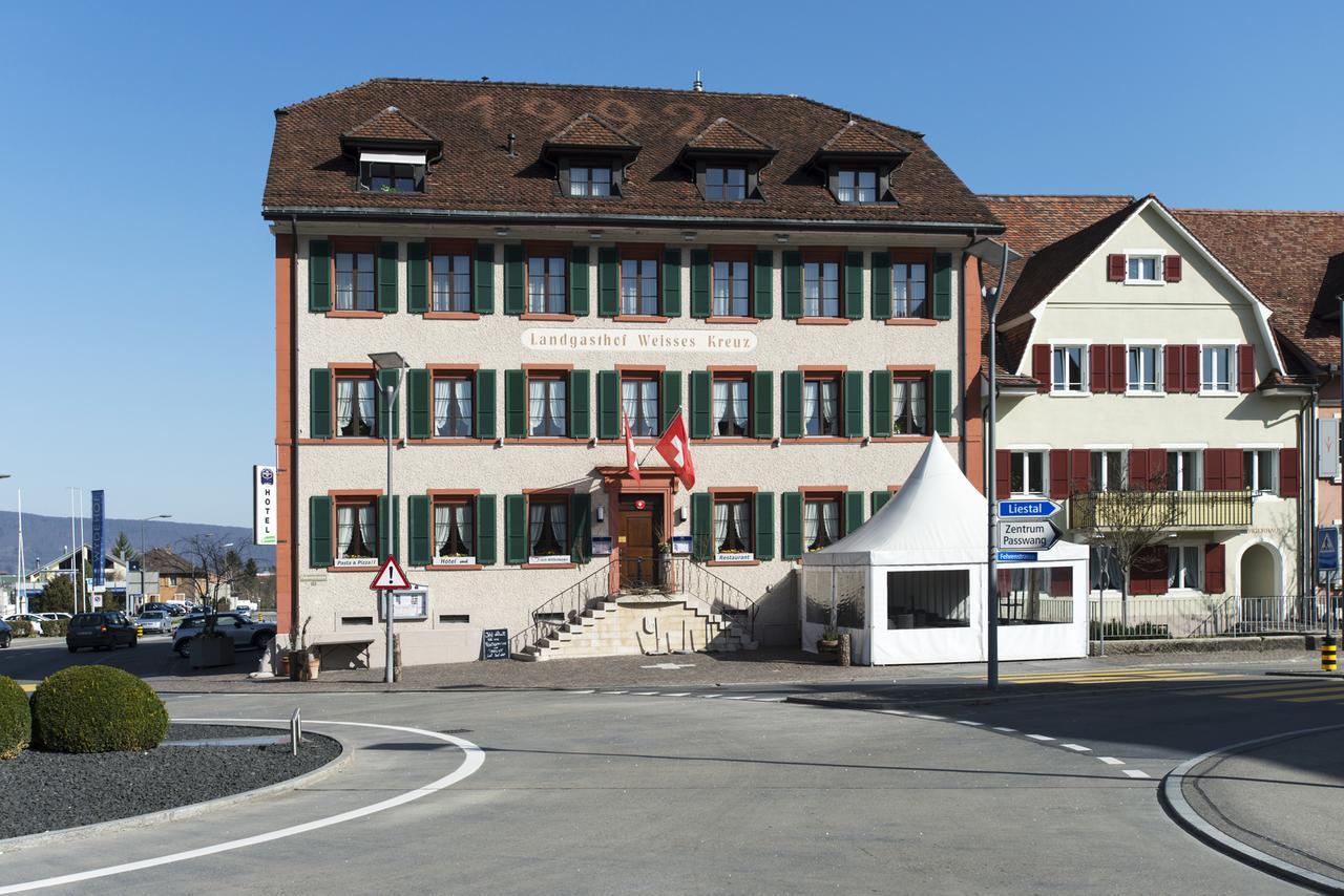 Hotel-Restaurant Weisses Kreuz Breitenbach Экстерьер фото
